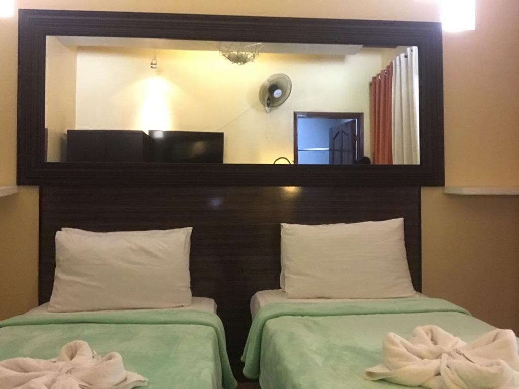 Mactan Breeze - Airport Bed And Breakfast Lapu-Lapu City Esterno foto