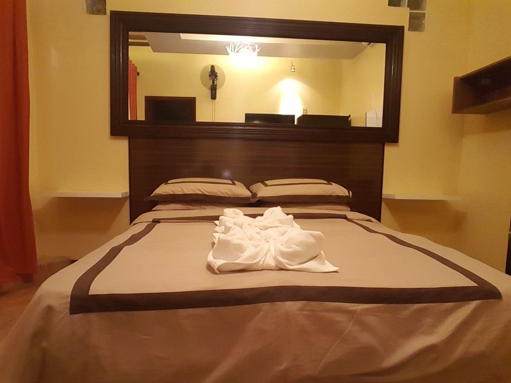 Mactan Breeze - Airport Bed And Breakfast Lapu-Lapu City Esterno foto